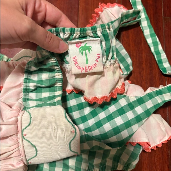 Green Gingham Strawberry smocked sunsuit set size 6 - Picture 4 of 6